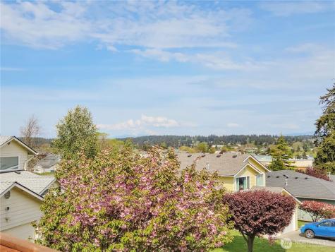 710 SW Echo Loop Oak Harbor WA 98277