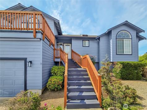 710 SW Echo Loop Oak Harbor WA 98277
