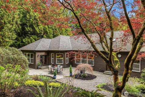 8387 NE Sumanee Place Bainbridge Island WA 98110