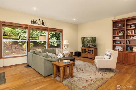 8387 NE Sumanee Place Bainbridge Island WA 98110