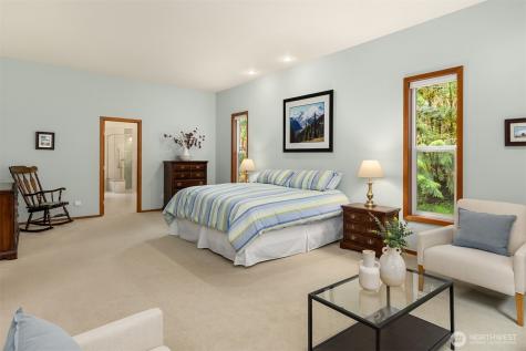 8387 NE Sumanee Place Bainbridge Island WA 98110