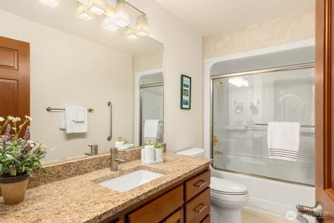 8387 NE Sumanee Place Bainbridge Island WA 98110