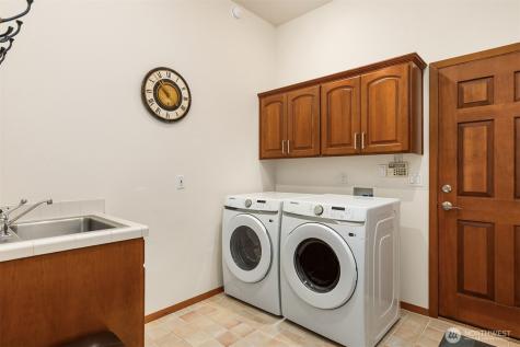 8387 NE Sumanee Place Bainbridge Island WA 98110