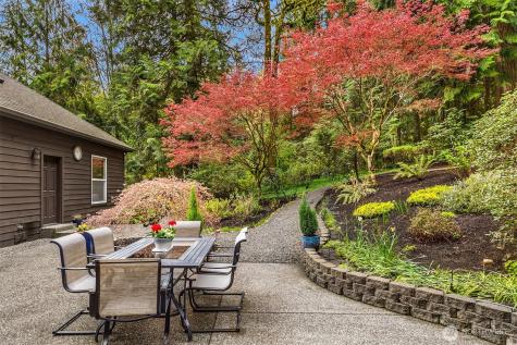 8387 NE Sumanee Place Bainbridge Island WA 98110