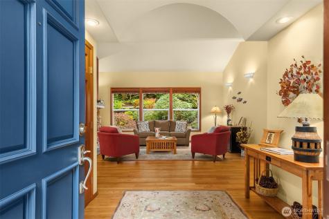 8387 NE Sumanee Place Bainbridge Island WA 98110