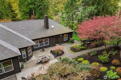 8387 NE Sumanee Place Bainbridge Island WA 98110