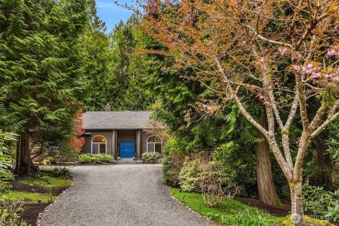 8387 NE Sumanee Place Bainbridge Island WA 98110