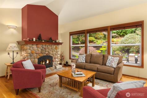 8387 NE Sumanee Place Bainbridge Island WA 98110