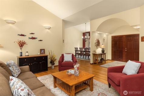 8387 NE Sumanee Place Bainbridge Island WA 98110