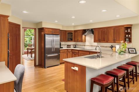 8387 NE Sumanee Place Bainbridge Island WA 98110