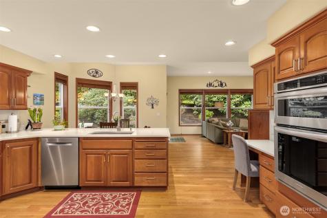 8387 NE Sumanee Place Bainbridge Island WA 98110