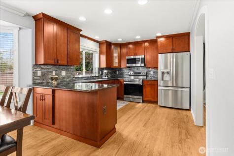 13721 SE 255th Place Kent WA 98042