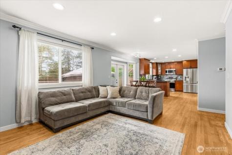 13721 SE 255th Place Kent WA 98042