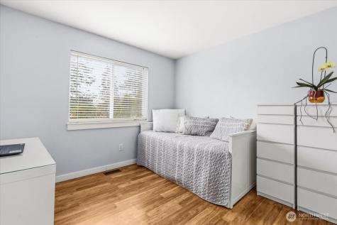13721 SE 255th Place Kent WA 98042