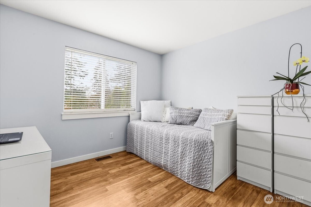 13721 SE 255th Place Kent WA 98042