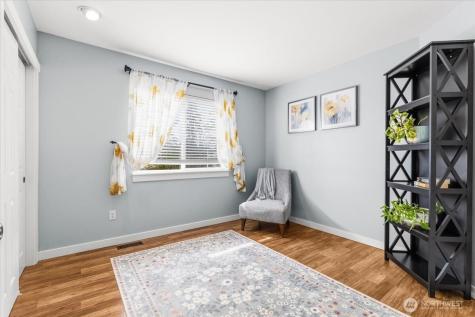13721 SE 255th Place Kent WA 98042