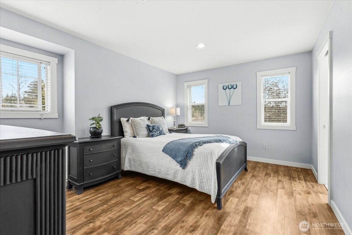 13721 SE 255th Place Kent WA 98042