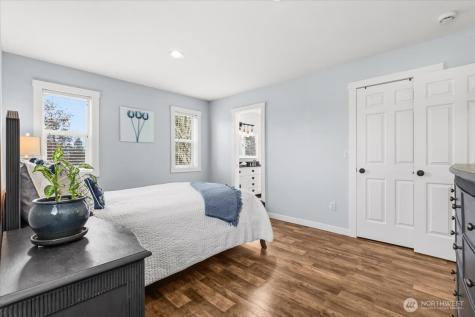13721 SE 255th Place Kent WA 98042