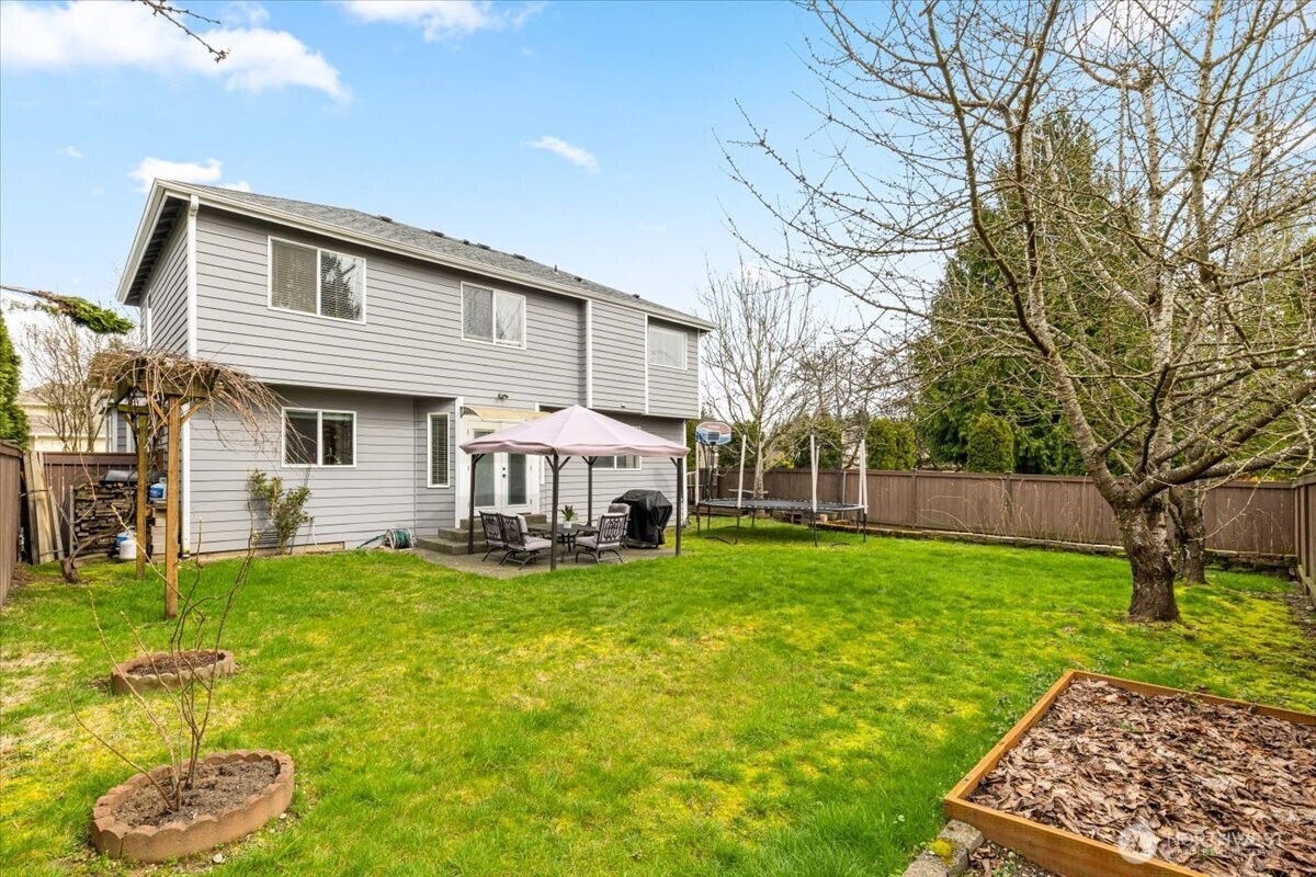 13721 SE 255th Place Kent WA 98042