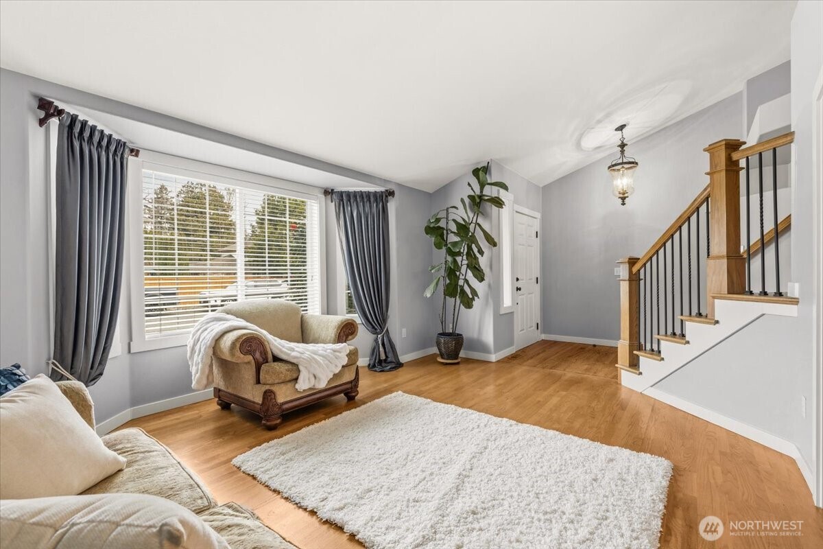 13721 SE 255th Place Kent WA 98042