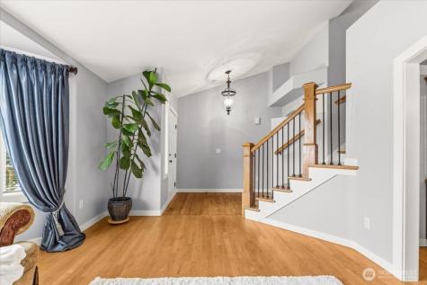 13721 SE 255th Place Kent WA 98042