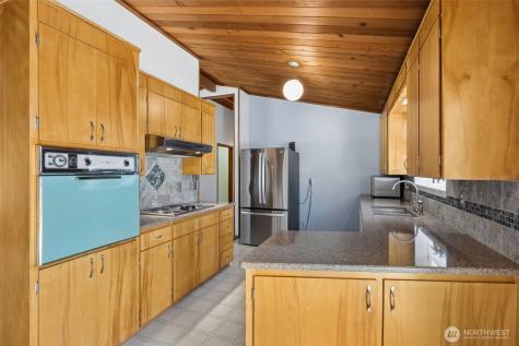 12502 Bingham Avenue E Tacoma WA 98446