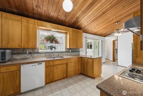 12502 Bingham Avenue E Tacoma WA 98446