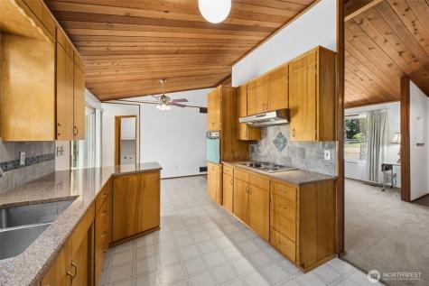 12502 Bingham Avenue E Tacoma WA 98446
