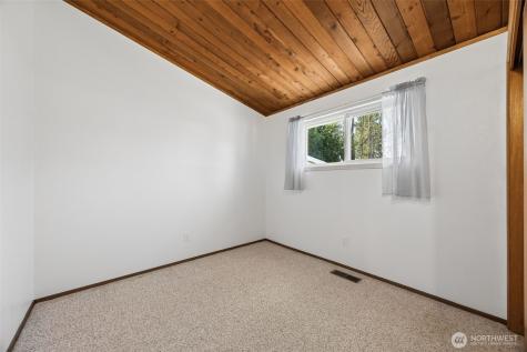 12502 Bingham Avenue E Tacoma WA 98446