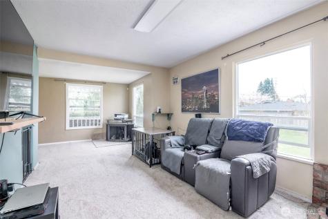 1219 21st Street SE Puyallup WA 98372