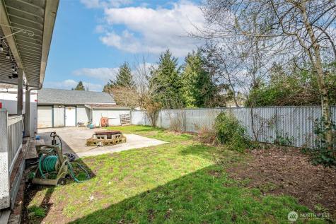 1219 21st Street SE Puyallup WA 98372