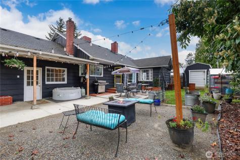 18 Ponce De Leon Creek SW Lakewood WA 98499