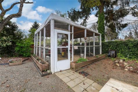 18 Ponce De Leon Creek SW Lakewood WA 98499