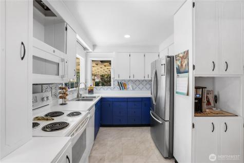 18 Ponce De Leon Creek SW Lakewood WA 98499