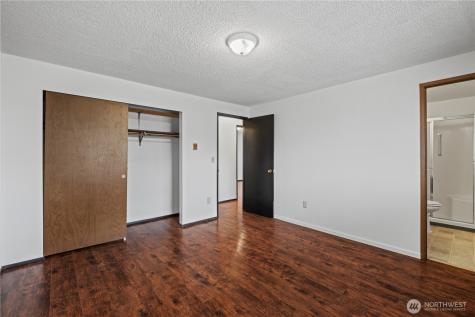 5676 S I Street Tacoma WA 98408