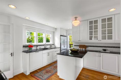 1112 35th Avenue Seattle WA 98122