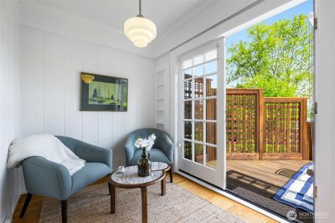 1112 35th Avenue Seattle WA 98122