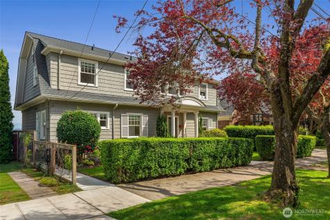 1112 35th Avenue Seattle WA 98122