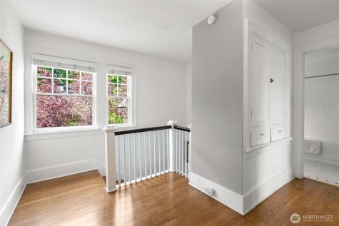 1112 35th Avenue Seattle WA 98122