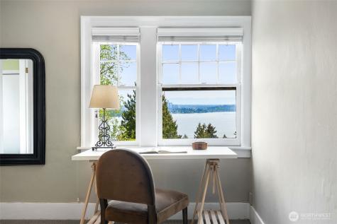 1112 35th Avenue Seattle WA 98122