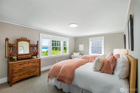 1112 35th Avenue Seattle WA 98122