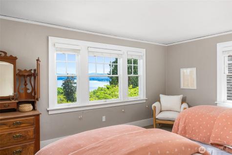 1112 35th Avenue Seattle WA 98122
