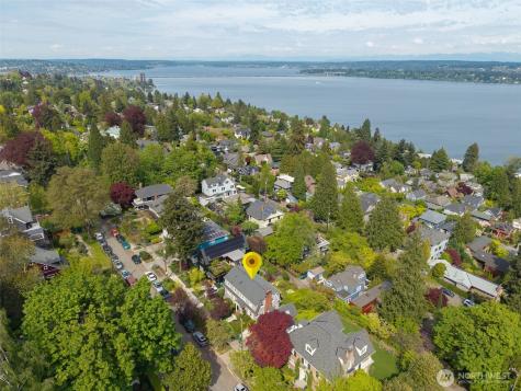 1112 35th Avenue Seattle WA 98122