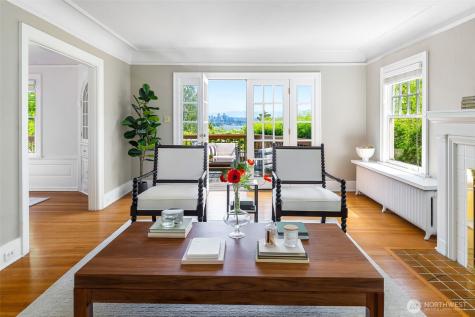 1112 35th Avenue Seattle WA 98122