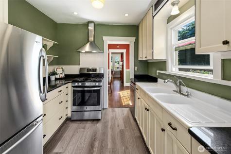8403 32nd Avenue SW Seattle WA 98126