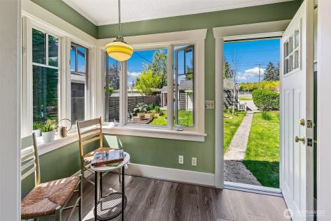 8403 32nd Avenue SW Seattle WA 98126