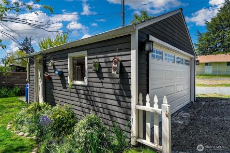 8403 32nd Avenue SW Seattle WA 98126
