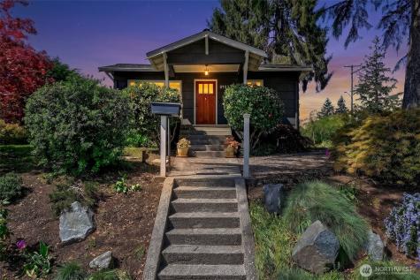 8403 32nd Avenue SW Seattle WA 98126