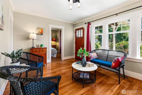 8403 32nd Avenue SW Seattle WA 98126