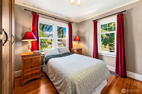 8403 32nd Avenue SW Seattle WA 98126